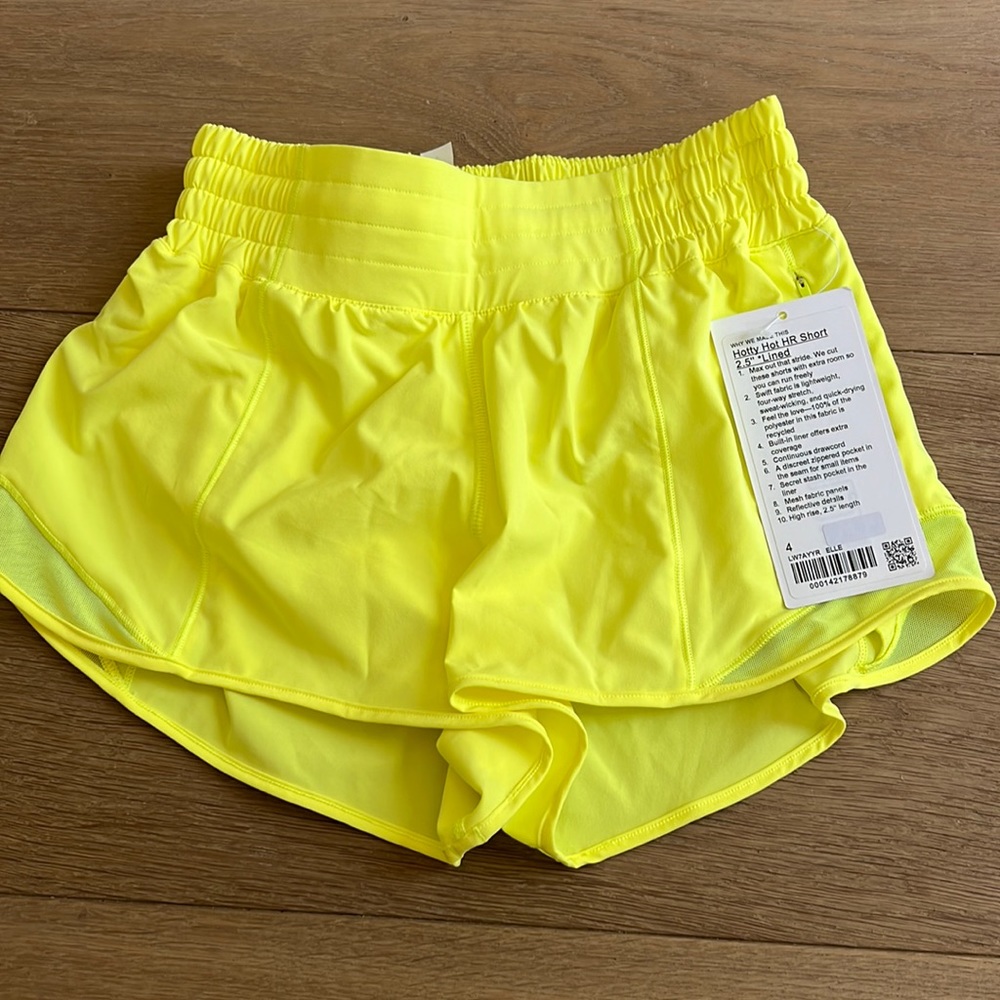Nwt Lululemon Hotty Hot shorts HR 4 2.5  Electric Yellow new